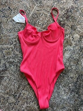 Kulani Kini’s one piece BNWT